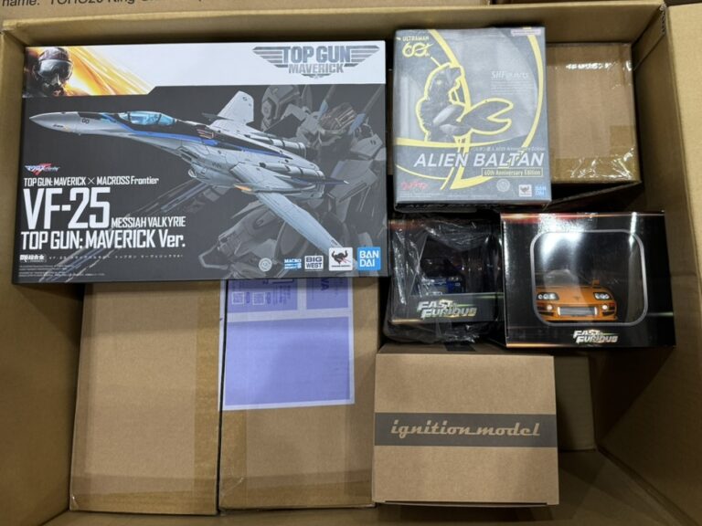 10月12日の宅配買取でお買取りしたVF-25・バルタン星人・ミニカーなど